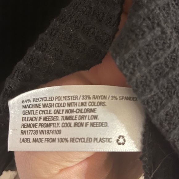 Wild Fable boxy fit waffle knit v-neck button down cardigan - Picture 5 of 11